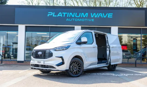 NEW / FORD TRANSIT CUSTOM FACTORY SPEC/ DCIV/ SWB / LIMITED / MOONDUST SILVER / PWA – EMK