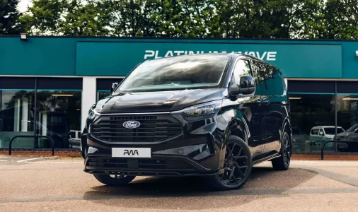 2025 / FORD TRANSIT CUSTOM FACTORY SPEC DCIV / SWB/ LIMITED/ AGATE BLACK / PWA – EKY