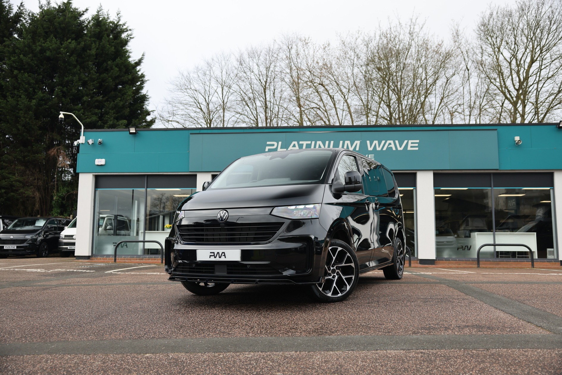 Volkswagen T7 4motion Factory Kombi New SWB 2025  Midnight Black- FGM