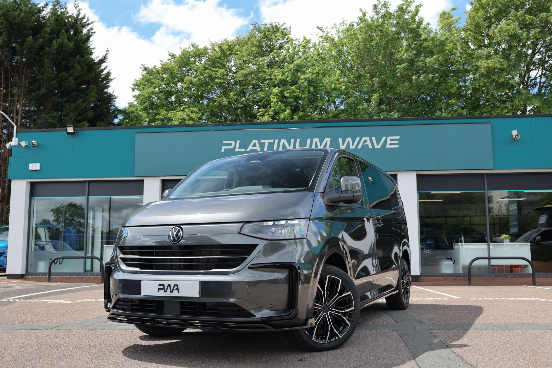 Volkswagen T7 Kombi New SWB 2025 Graphite Dust Metal- PWA-  ZZN