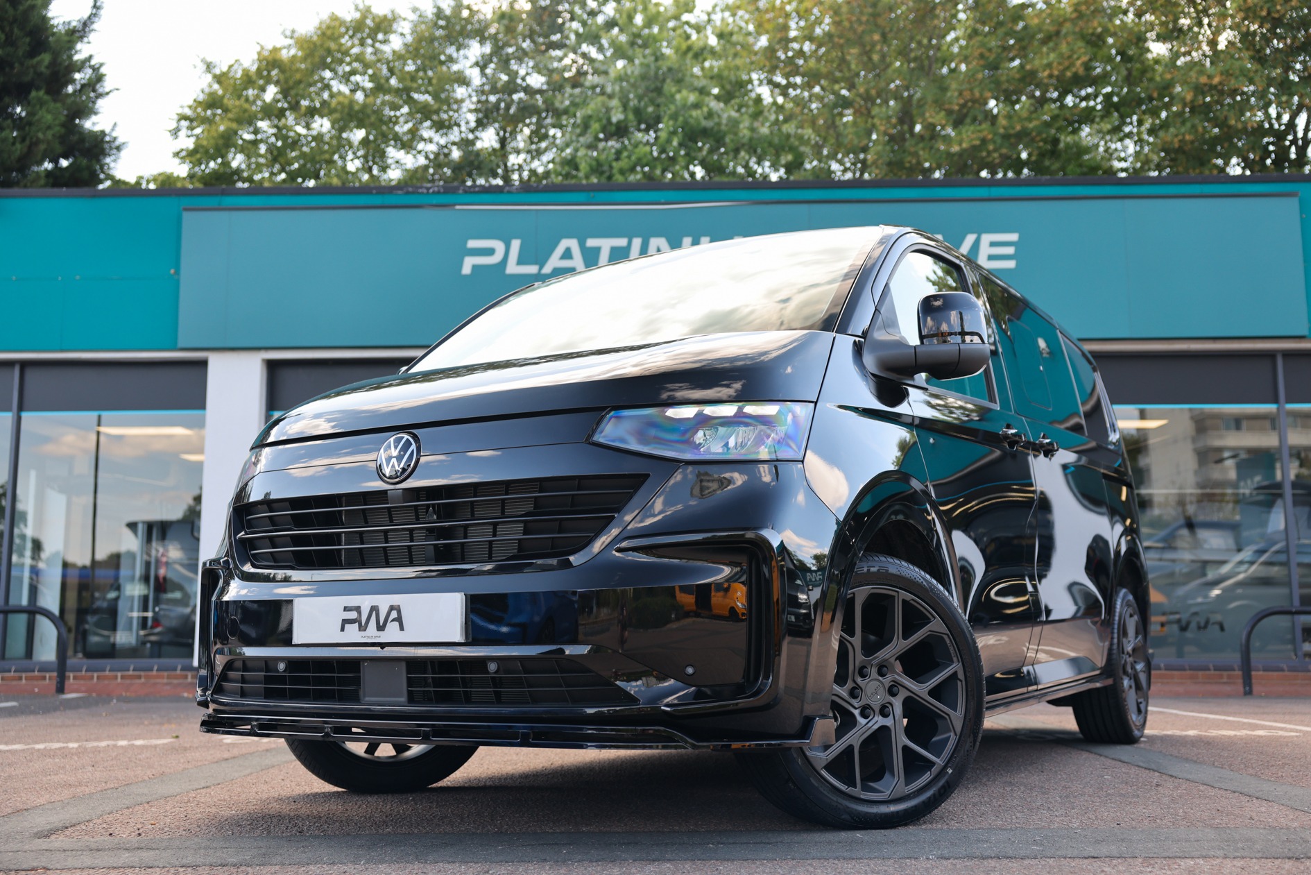 Volkswagen T7 4motion Factory Kombi New SWB 2025 Midnight Black PWA – ZPH